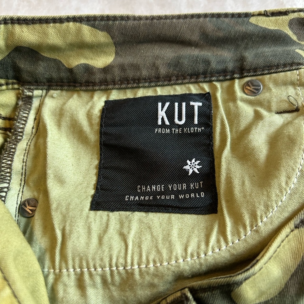 KUT from the Kloth Connie Camouflage Pants - Picture 7 of 9
